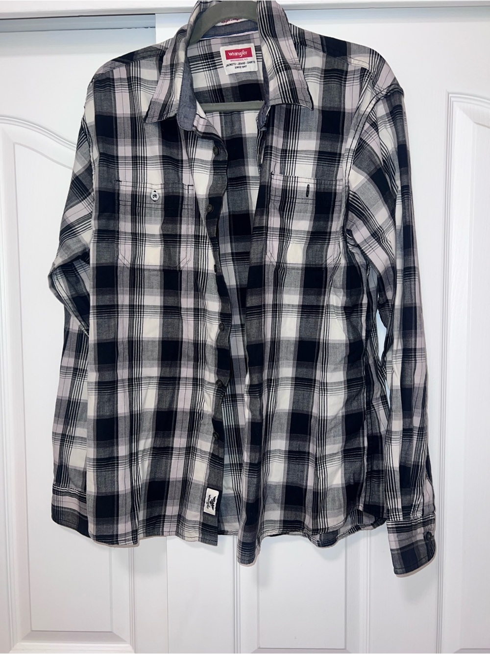 Wrangler Black and White Plaid Shirt - LG - Like New